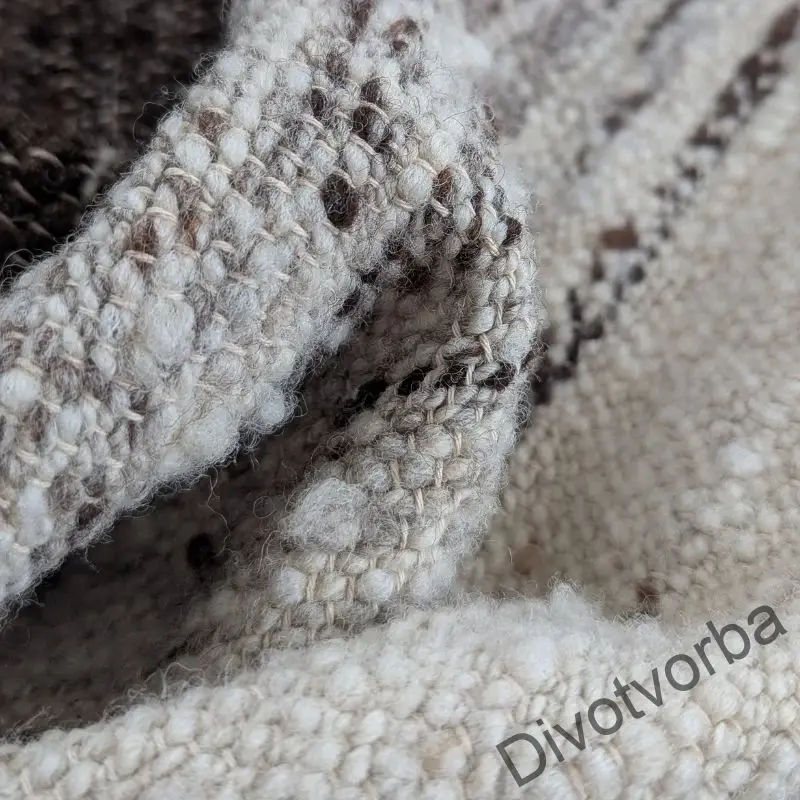 Koberec z přírodní ručně předené ovčí vlny (90x34cm)